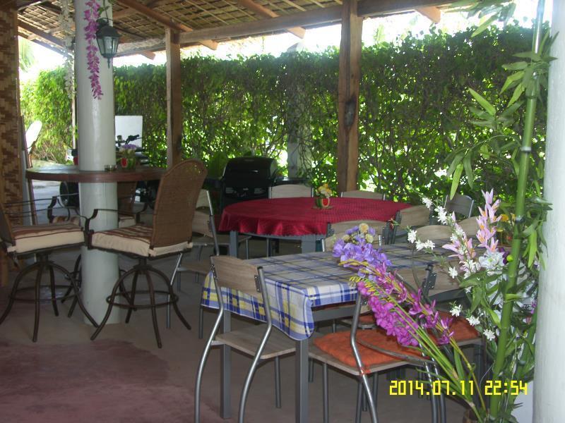 Hotel Sisters Inn Moalboal Exterior photo